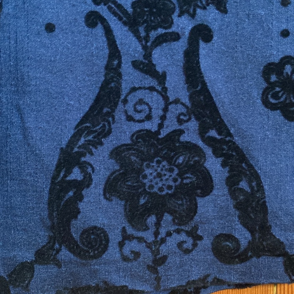 Le Chateau, A-line skirt with velvet floral motif - Picture 3 of 4